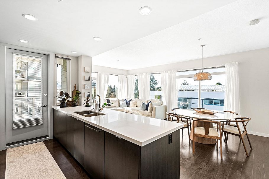 306 277 W 1st Street North Vancouver, BC - 3