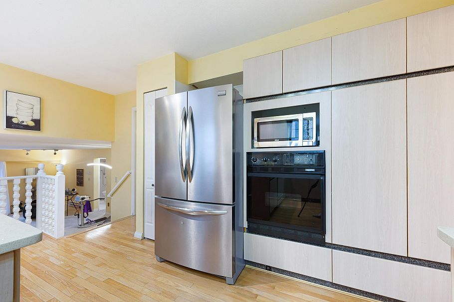 137 W Woodstock Avenue Vancouver, BC - 14