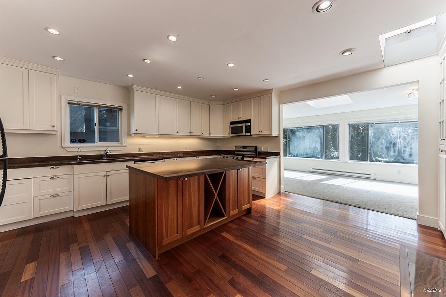 2146 W 33rd Avenue Vancouver, BC - 2