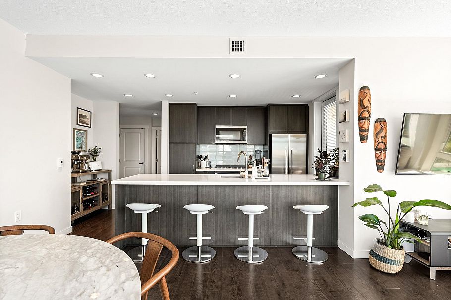 306 277 W 1st Street North Vancouver, BC - 13