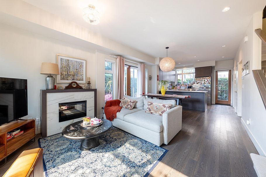 979 W 46th Avenue Vancouver, BC - 4