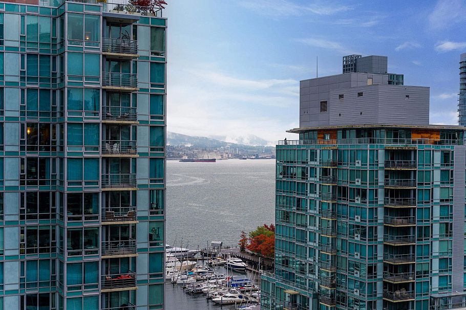 1701 1499 W Pender Street Vancouver, BC - 23