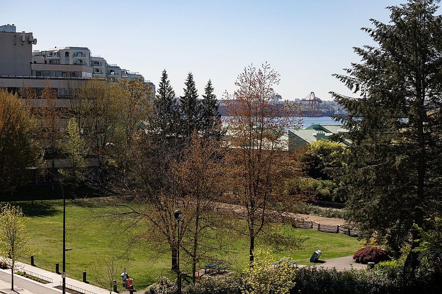 306 277 W 1st Street North Vancouver, BC - 23