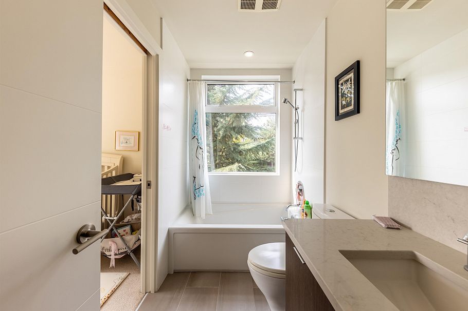 979 W 46th Avenue Vancouver, BC - 25