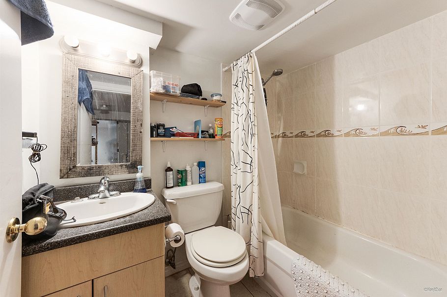 2146 W 33rd Avenue Vancouver, BC - 29