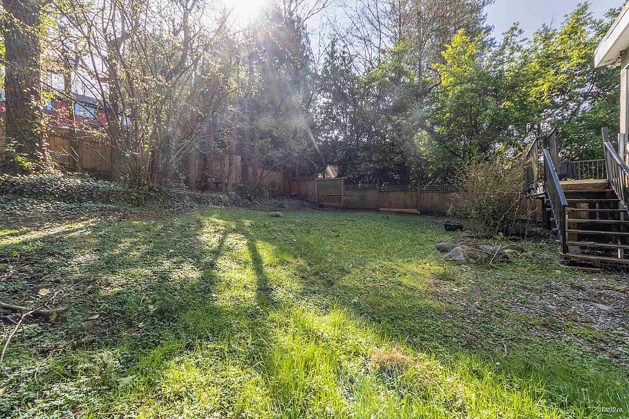 2146 W 33rd Avenue Vancouver, BC - 35