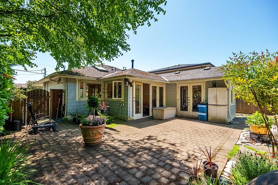 628 E 7th Street North Vancouver, BC - 5