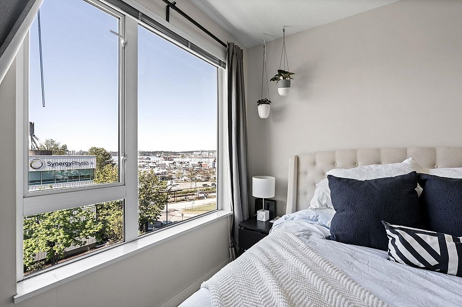 306 277 W 1st Street North Vancouver, BC - 16