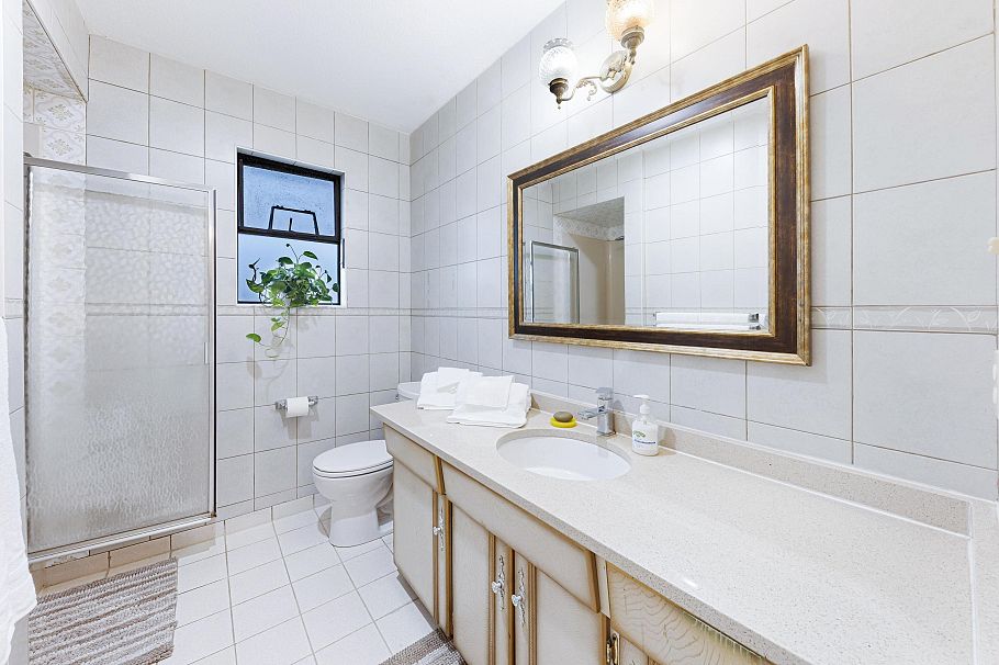 137 W Woodstock Avenue Vancouver, BC - 28