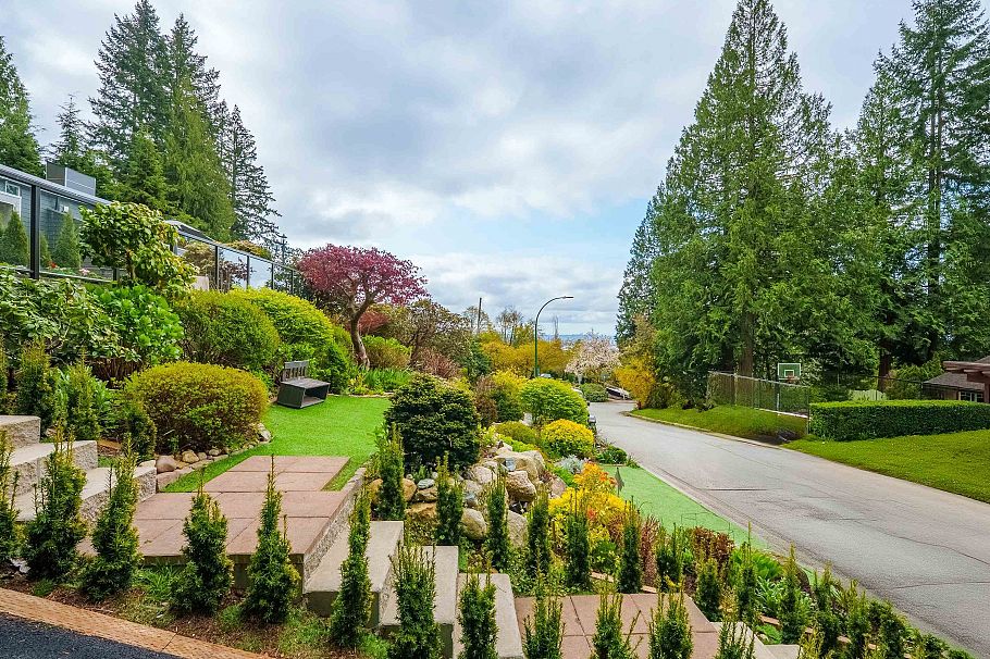 4066 Norwood Avenue North Vancouver, BC - 25