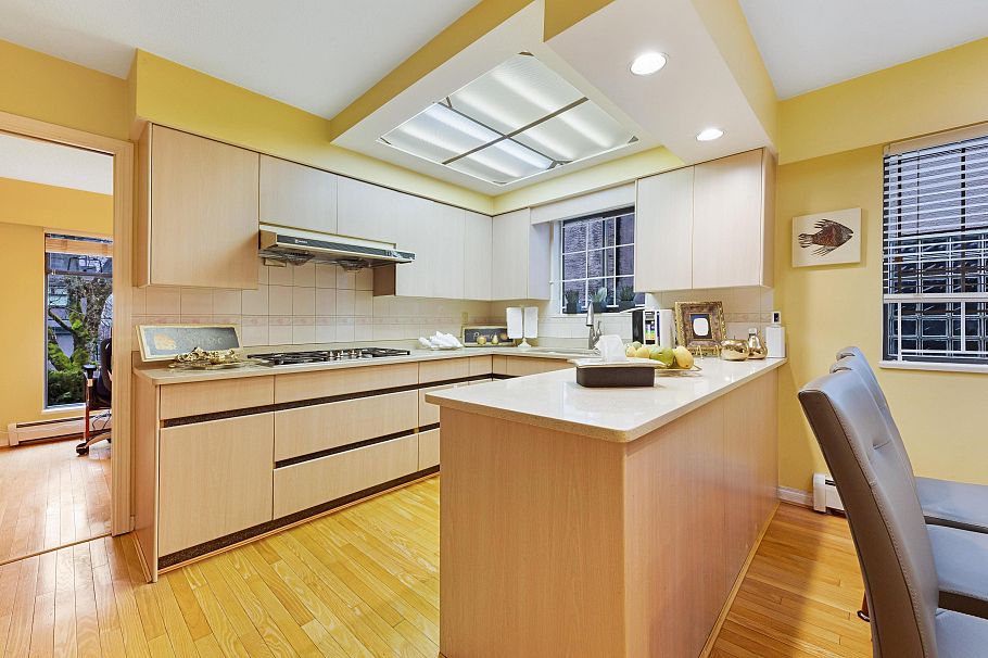 137 W Woodstock Avenue Vancouver, BC - 13