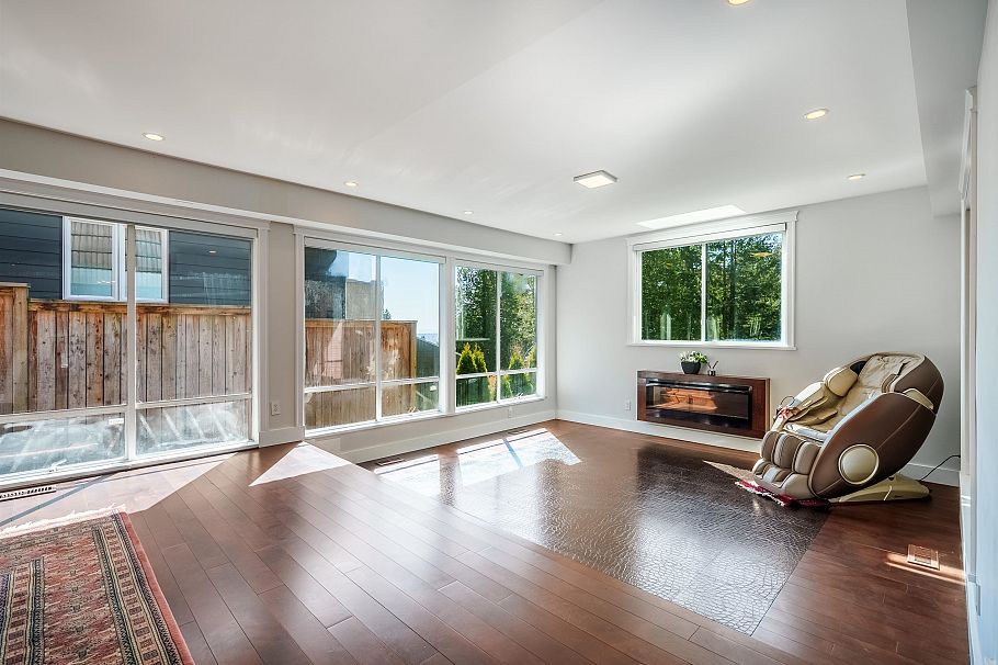 4066 Norwood Avenue North Vancouver, BC - 10