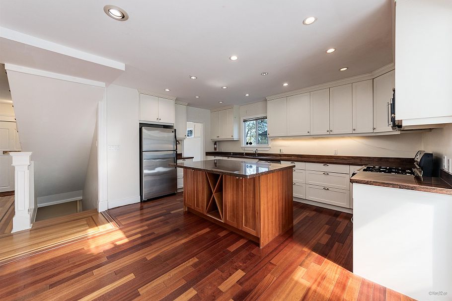 2146 W 33rd Avenue Vancouver, BC - 4