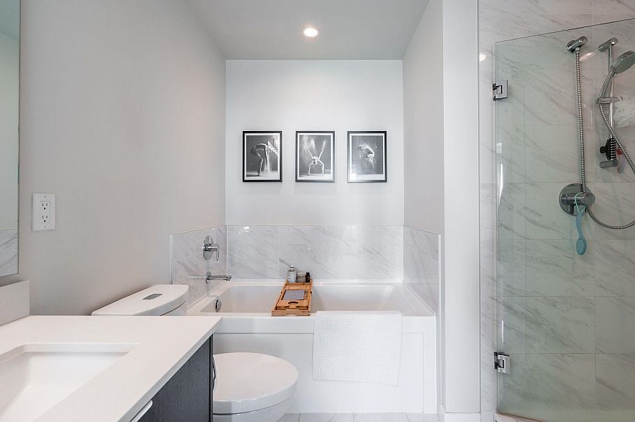 306 277 W 1st Street North Vancouver, BC - 18