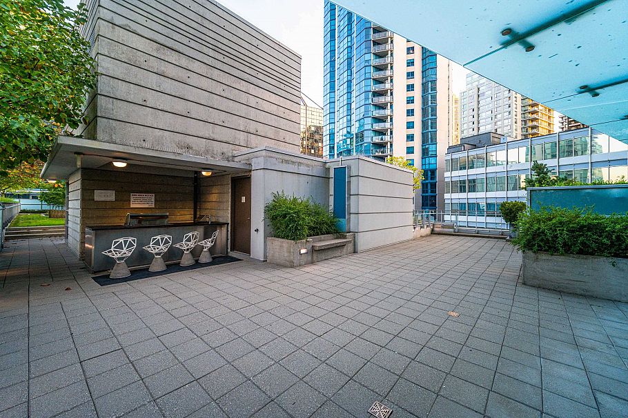 1701 1499 W Pender Street Vancouver, BC - 37