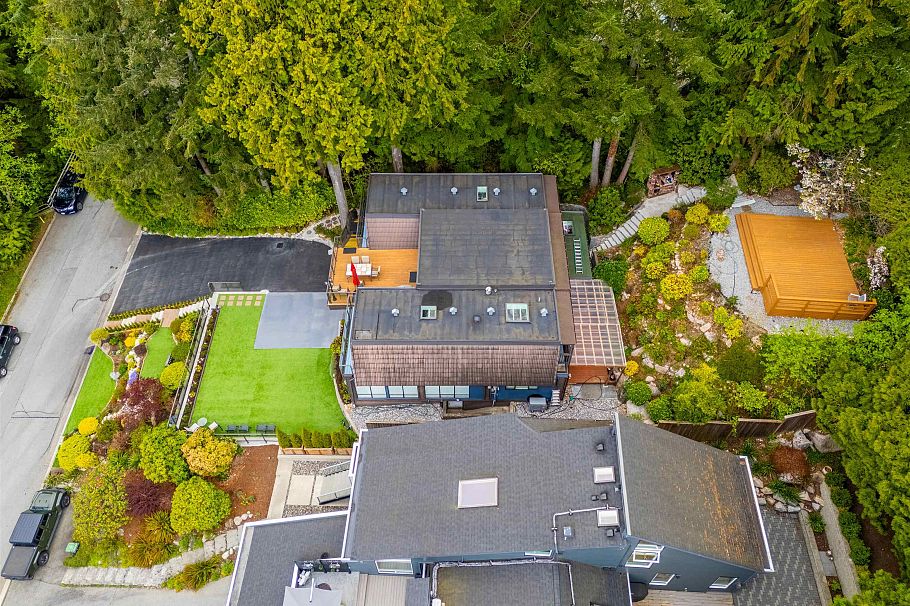 4066 Norwood Avenue North Vancouver, BC - 26