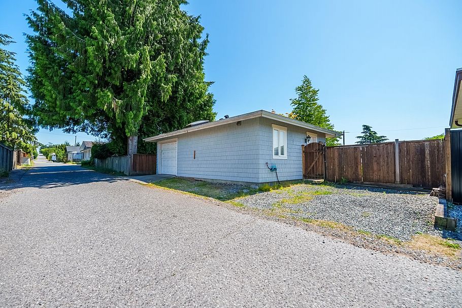 628 E 7th Street North Vancouver, BC - 10