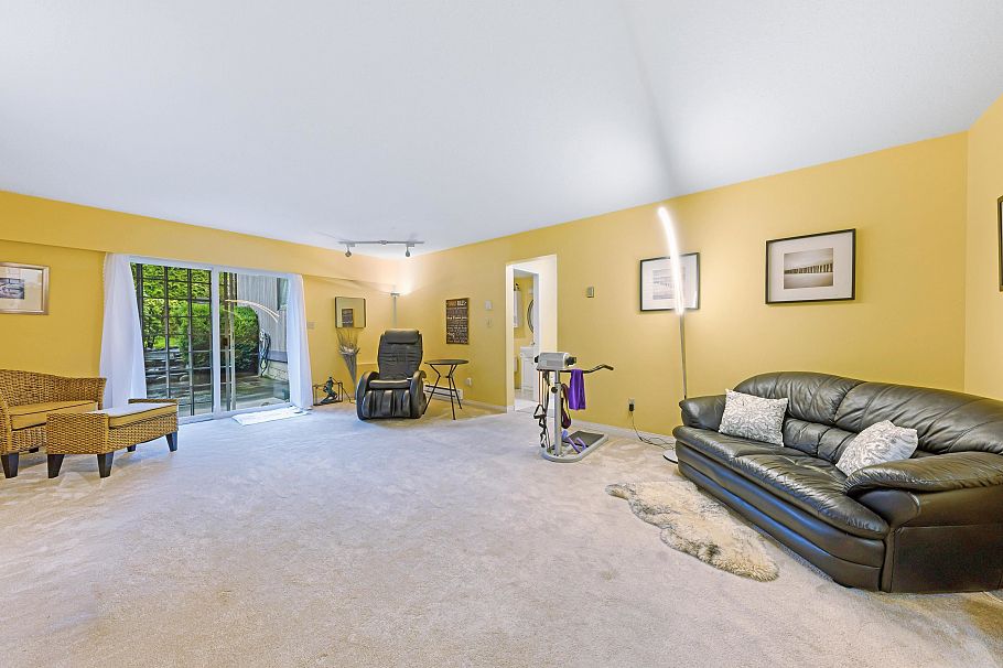 137 W Woodstock Avenue Vancouver, BC - 7