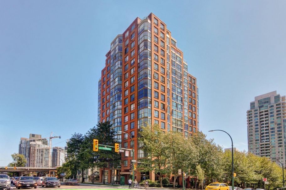 1007 888 Pacific Street Vancouver, BC - 1
