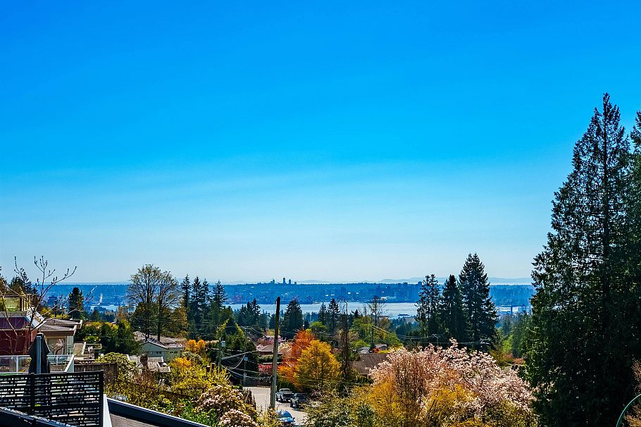 4066 Norwood Avenue North Vancouver, BC - 28