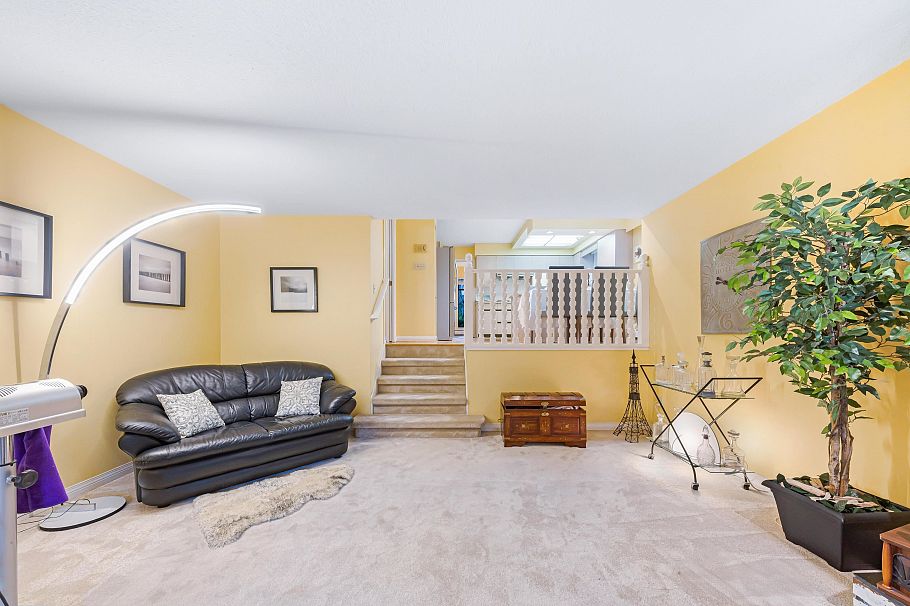 137 W Woodstock Avenue Vancouver, BC - 8