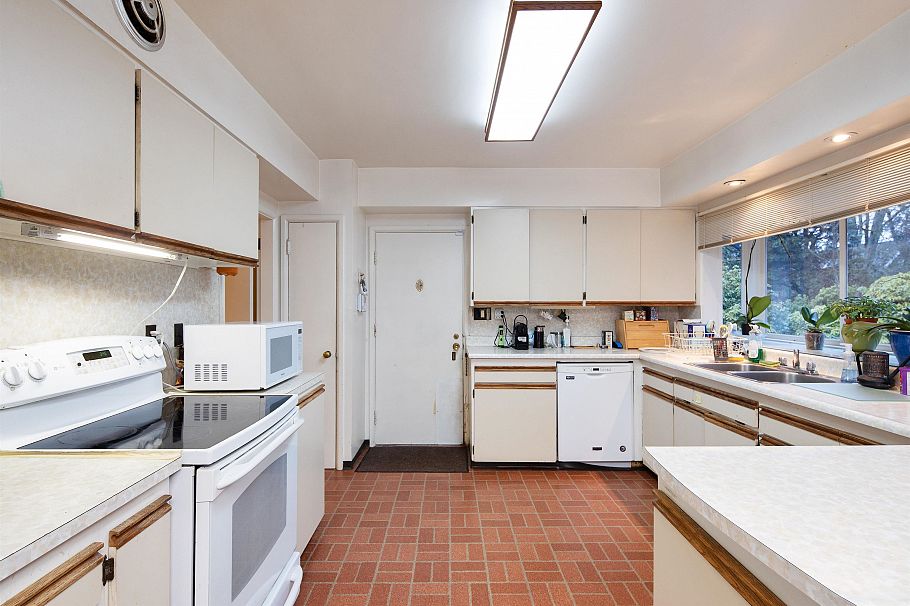 1350 Laurier Avenue Vancouver, BC - 5