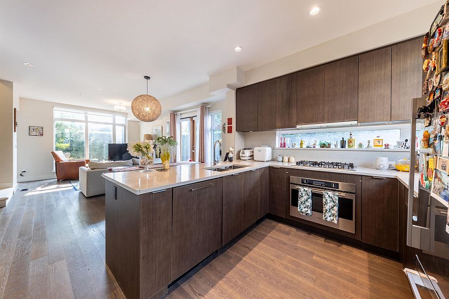 979 W 46th Avenue Vancouver, BC - 9