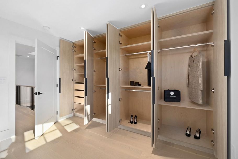 2505 W 37th Avenue Vancouver, BC - 18