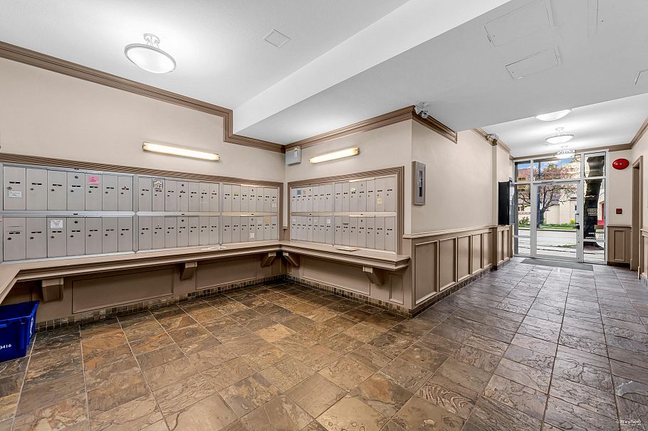 319 418 E Broadway Vancouver, BC - 24