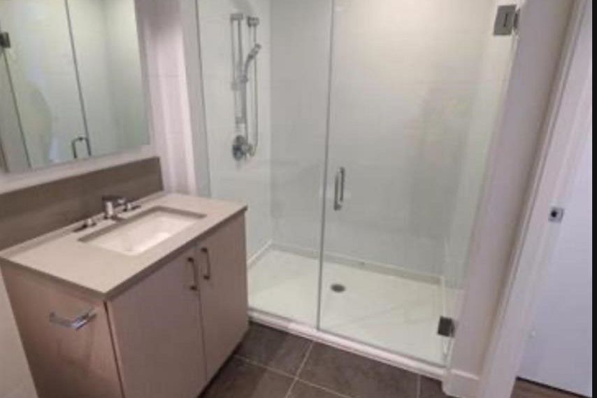 704 1675 Lions Gate Lane North Vancouver, BC - 4