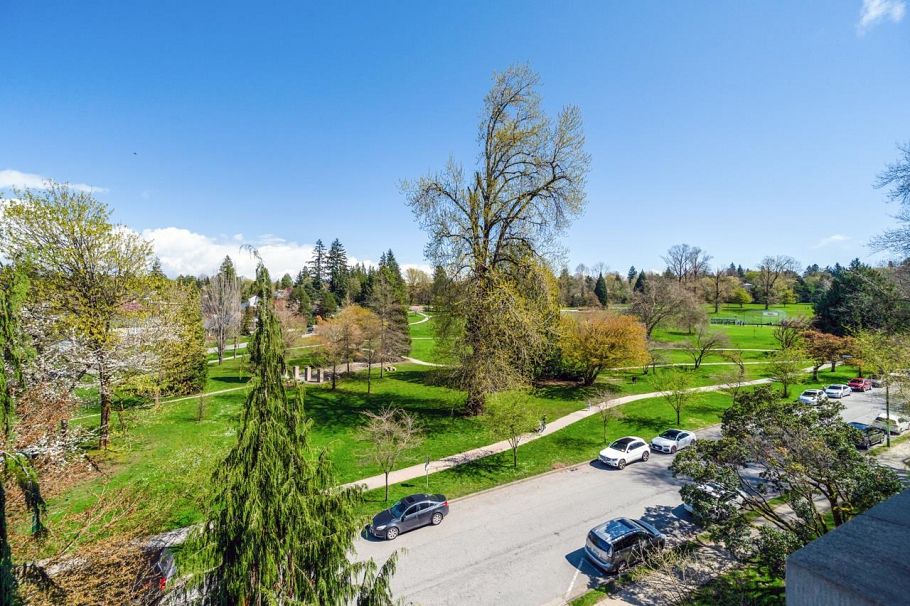 403 4685 Valley Drive Vancouver, BC - 5