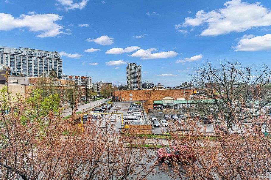 319 418 E Broadway Vancouver, BC - 23