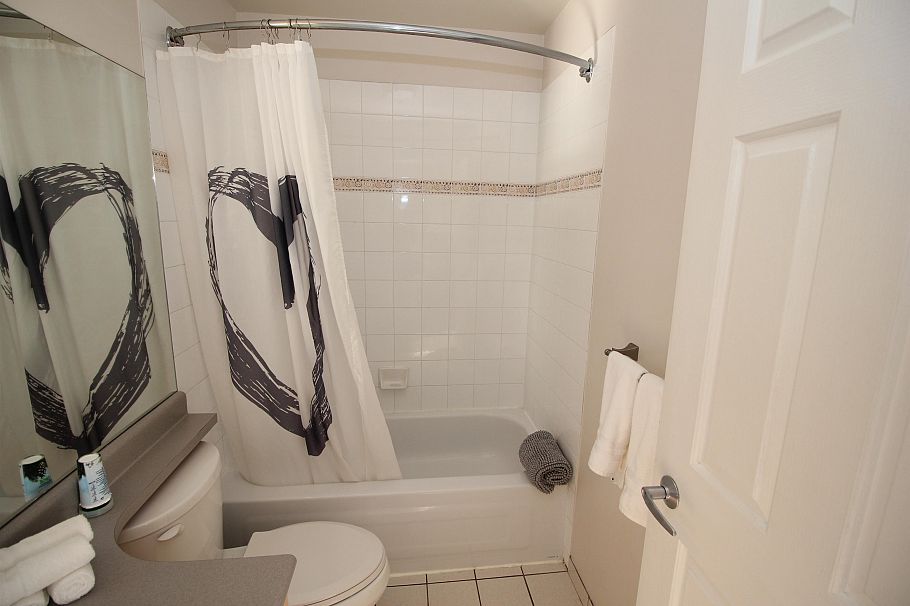 909 1010 Howe Street Vancouver, BC - 7