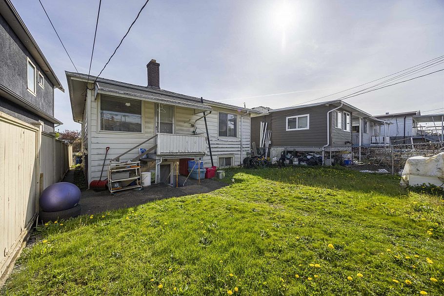 389 E 63rd Avenue Vancouver, BC - 19