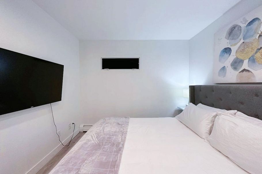 309 555 Abbott Street Vancouver, BC - 2