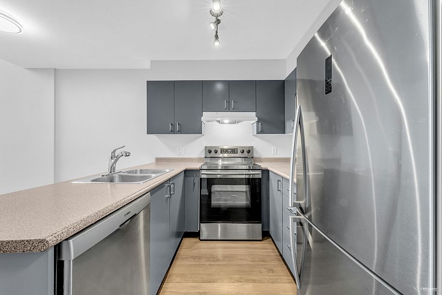 319 418 E Broadway Vancouver, BC - 3