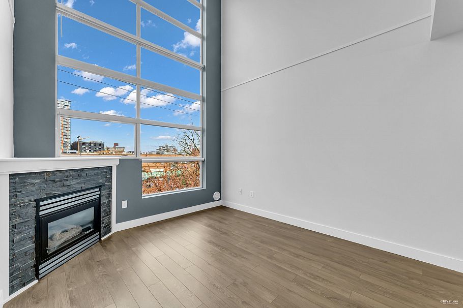 319 418 E Broadway Vancouver, BC - 4