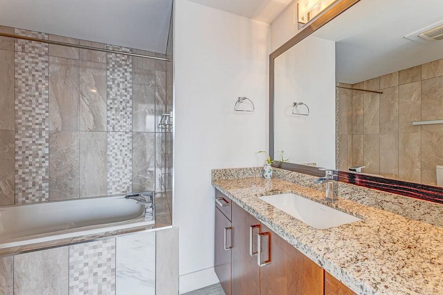 PH1 2121 W 38th Avenue Vancouver, BC - 10