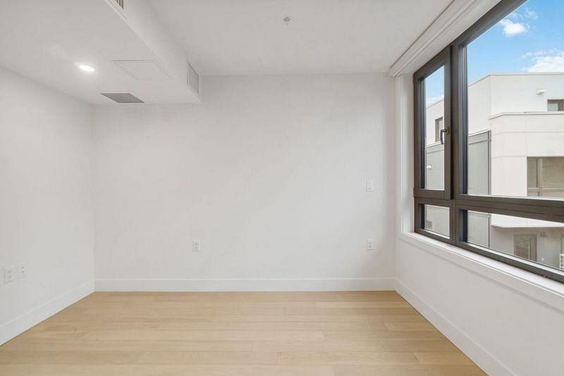 6330 Oak Street Vancouver, BC - 8