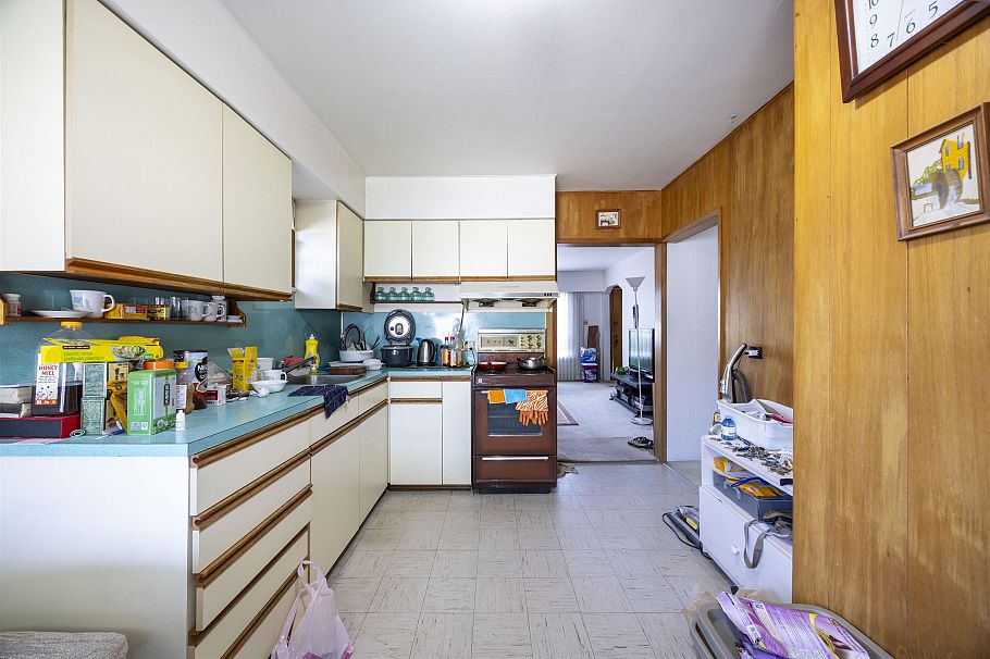 389 E 63rd Avenue Vancouver, BC - 7