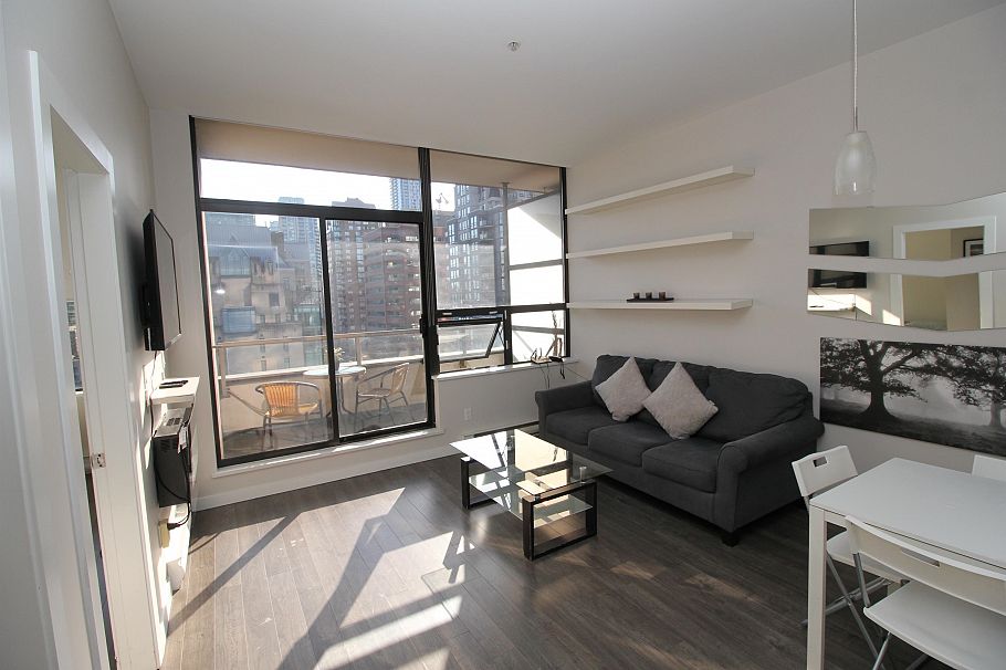 909 1010 Howe Street Vancouver, BC - 2