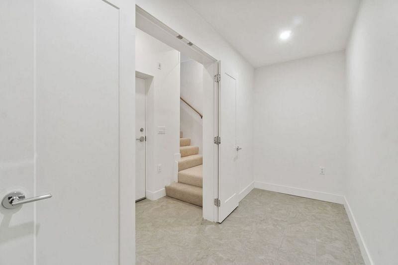 6330 Oak Street Vancouver, BC - 12