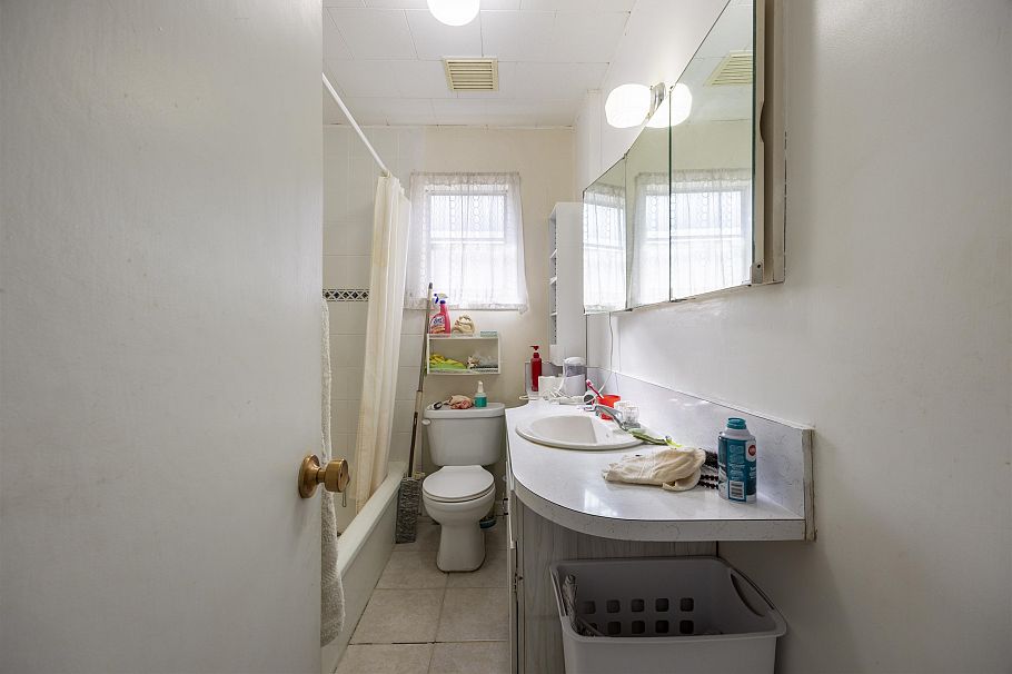 389 E 63rd Avenue Vancouver, BC - 15