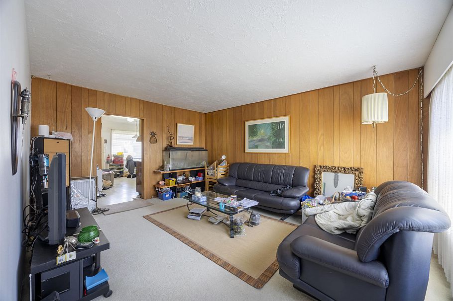 389 E 63rd Avenue Vancouver, BC - 4