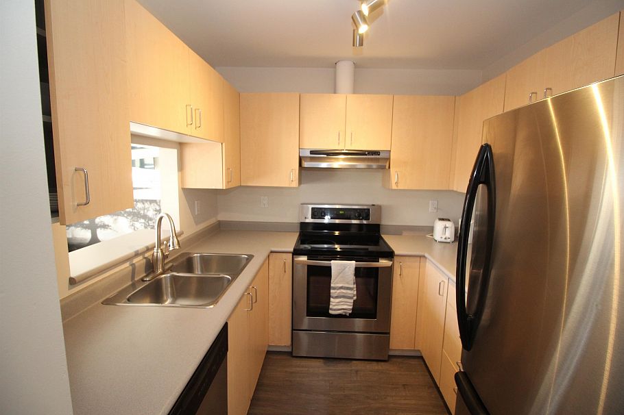 909 1010 Howe Street Vancouver, BC - 5