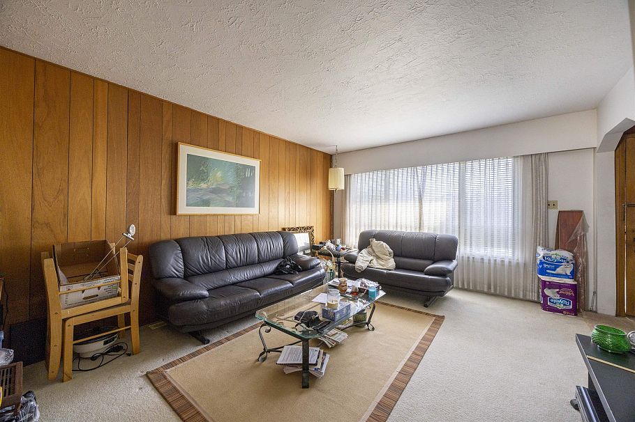 389 E 63rd Avenue Vancouver, BC - 3