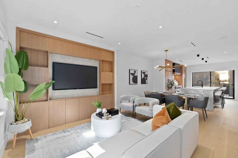 2505 W 37th Avenue Vancouver, BC - 2