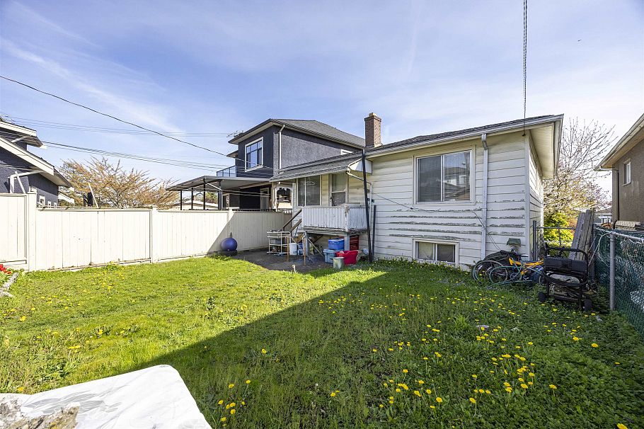 389 E 63rd Avenue Vancouver, BC - 21