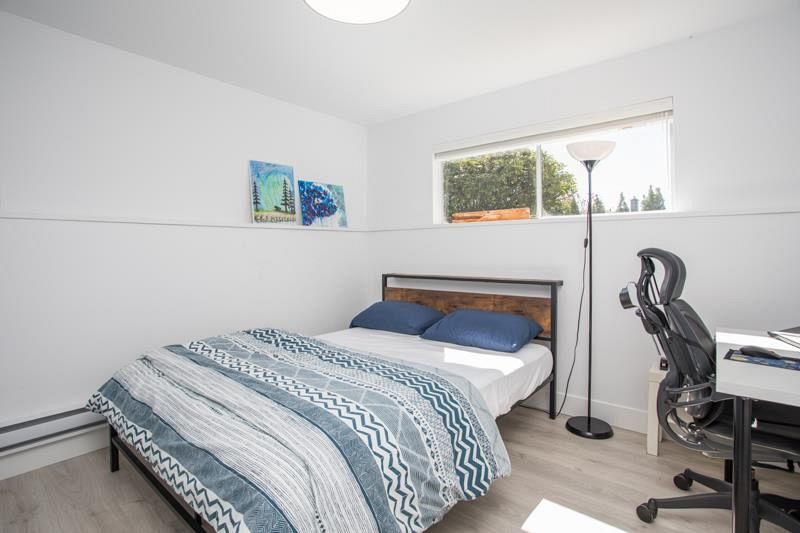 344 W 23rd Street North Vancouver, BC - 28