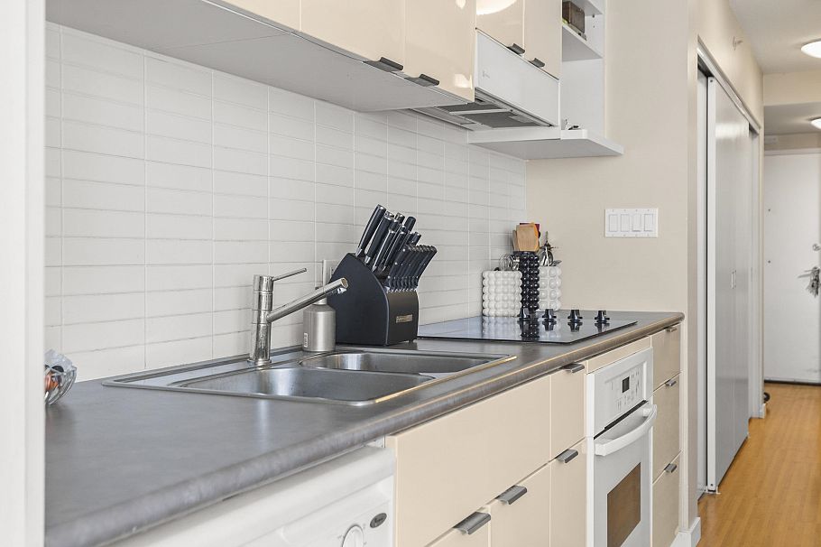 308 168 Powell Street Vancouver, BC - 10